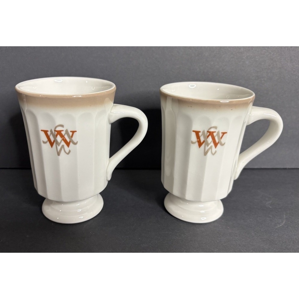 2 Williamsburg Motor House Coffee Mug Virginia 1960s Mayer China USA Virginia